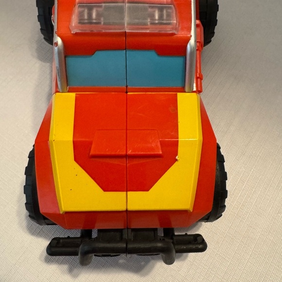 Hasbro #E1988 Heroes Transformers Hot Shot 10” - Picture 4 of 7